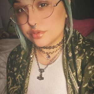 Meet your Posher, Alyssa